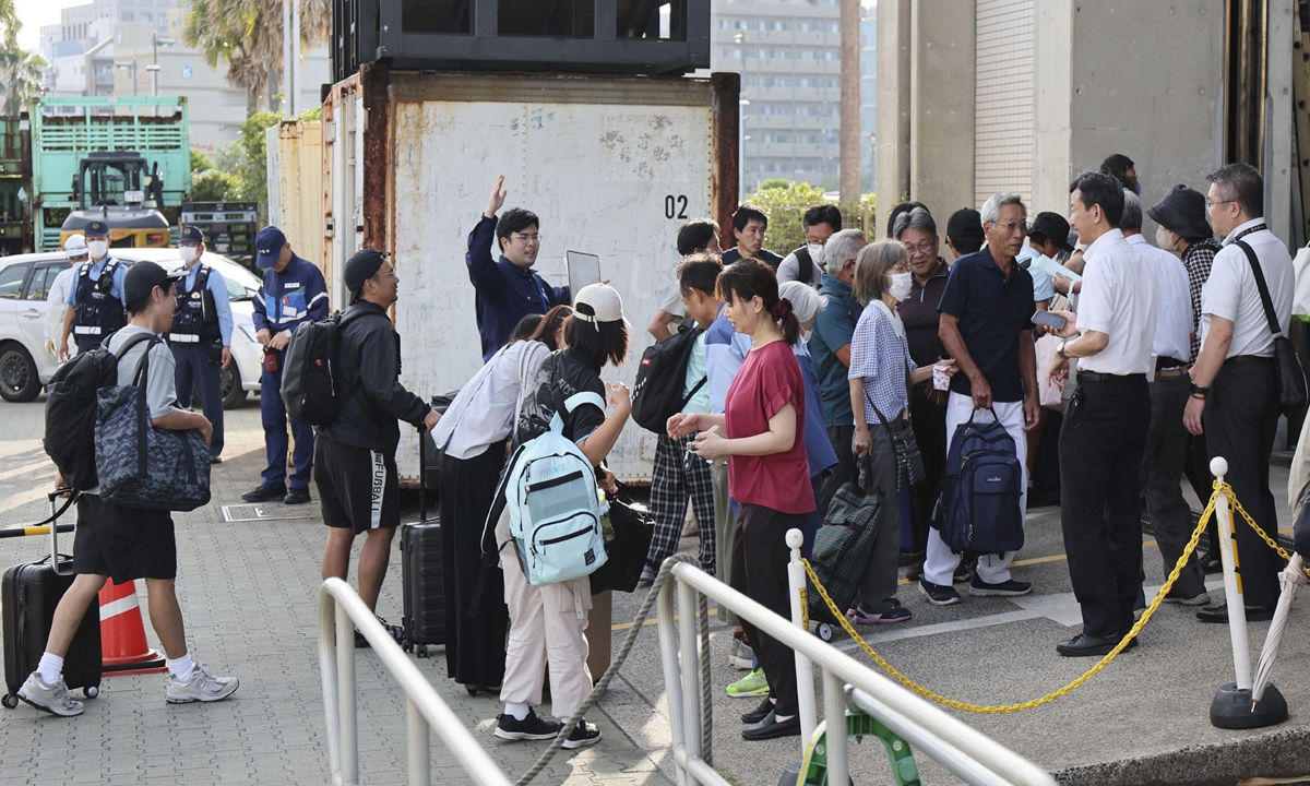 Evacuees leave Akusekijima and Kodakarajima aboard a ferry on July 6, 2025 after a series of strong earthquakes rocked the Tokara Islands in Kagoshima Prefecture, southwestern Japan. The earthquakes with their epicenters in the seas around the Tokara Islands began on June 21.
Photo: VCG