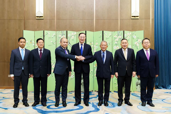An informal trilateral meeting among China, Cambodia, and Thailand was held in Shanghai on July 30, 2025. Chinese Vice Foreign Minister Sun Weidong, along with representatives from Cambodia and Thailand, attended the meeting. Photo: Courtesy of the Chinese Foreign Ministry