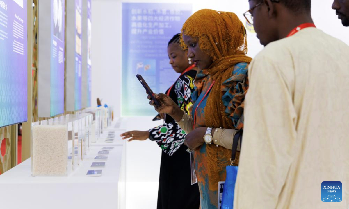 Visitors from Nigeria learn about agricultural products at the pavilion of Thailand during the third China International Supply Chain Expo (CISCE) in Beijing, capital of China, July 17, 2025.
Held from July 16 to 20, the 2025 CISCE kicked off in Beijing on Wednesday.
Thailand serves as the guest country of honor at the expo, while east China's Shandong Province and south China's Guangdong Province act as the guest provinces of honor. (Xinhua/Jin Liwang)