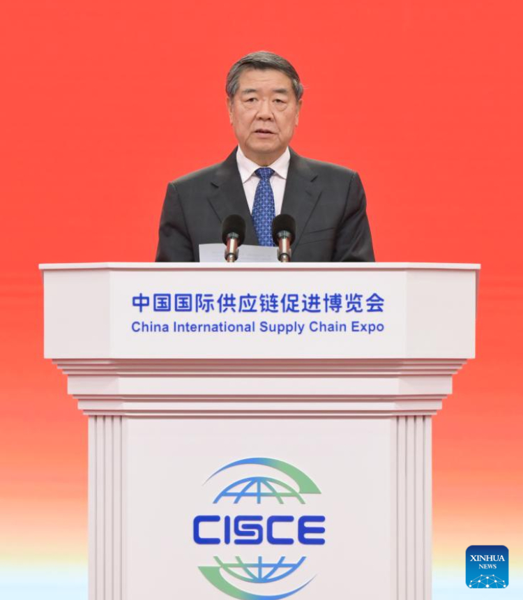 Chinese Vice Premier He Lifeng, also a member of the Political Bureau of the Communist Party of China Central Committee, attends the opening ceremony of the third China International Supply Chain Expo and delivers a speech in Beijing, capital of China, July 16, 2025. (Xinhua/Gao Jie)