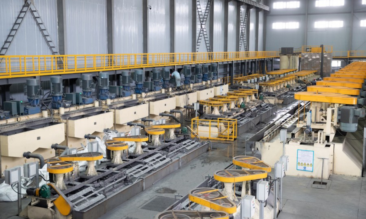 People work in a workshop of a graphite company in Jixi City, NE China's Heilongjiang Province on March 24, 2023.?File photo: Xinhua