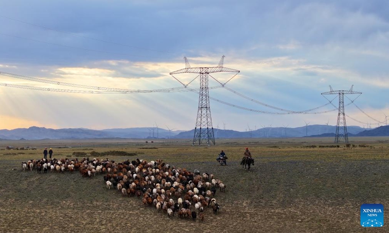 A drone photo taken on July 6, 2025 shows power lines of the Changji-Guquan ±1100 kV ultra-high voltage direct current power transmission project in the Kazak Autonomous County of Mori, northwest China's Xinjiang Uygur Autonomous Region. (Photo: Xinhua)