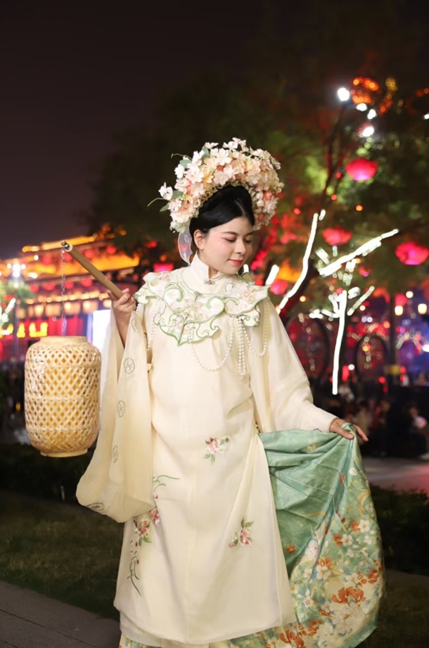 Aya Alnasser in Hanfu Photo: Courtesy of Aya Alnasser