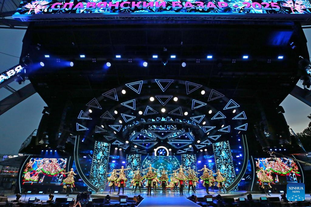 People perform during the 34th International Festival of Arts Slavianski Bazaar in Vitebsk, Belarus, July 10, 2025. The festival kicked off in Vitebsk of Belarus on Thursday, bring together prominent performers, artists and creative groups from all over the world. (Photo: Xinhua)