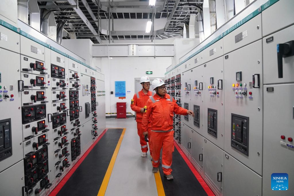 Workers check facilities at a gas transmission pipeline station in Heihe, northeast China's Heilongjiang Province, July 9, 2025. As of July 10, the cumulative gas transmission volume of the China-Russia east-route natural gas pipeline's China section has surpassed 100 billion cubic meters. The pipeline's China section begins in Heihe, a city in the country's northeast bordering Russia, and transports natural gas from Siberia all the way south to Shanghai, China's economic and financial hub. (Photo: Xinhua)