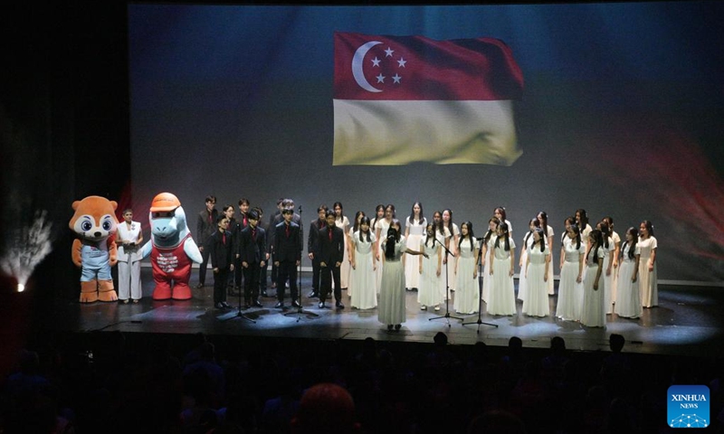 Choir singers of Victoria Junior College sing the Singapore national anthem during the opening ceremony of the World Aquatics Championships 2025 held in Singtel Waterfront Theatre in Singapore on July 10, 2025. (Photo: Xinhua)