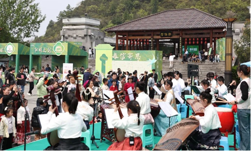 Confucius Academy’s thematic activities promote traditional Chinese folk customs 

