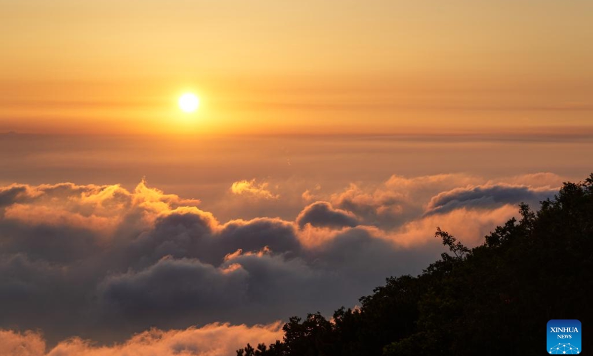 The sunrise is seen at Mount Tai in Tai'an, east China's Shandong Province, July 31, 2025. (Xinhua/Zhu Zheng)

