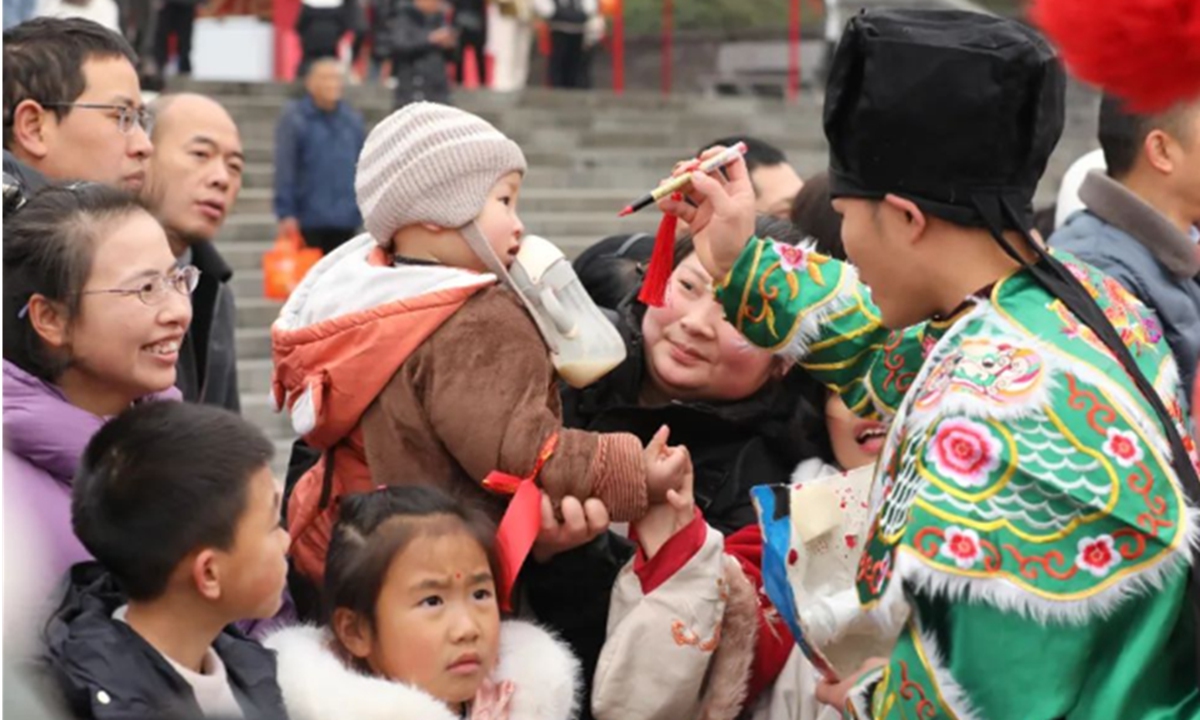 Confucius Academy’s thematic activities promote traditional Chinese folk customs 

