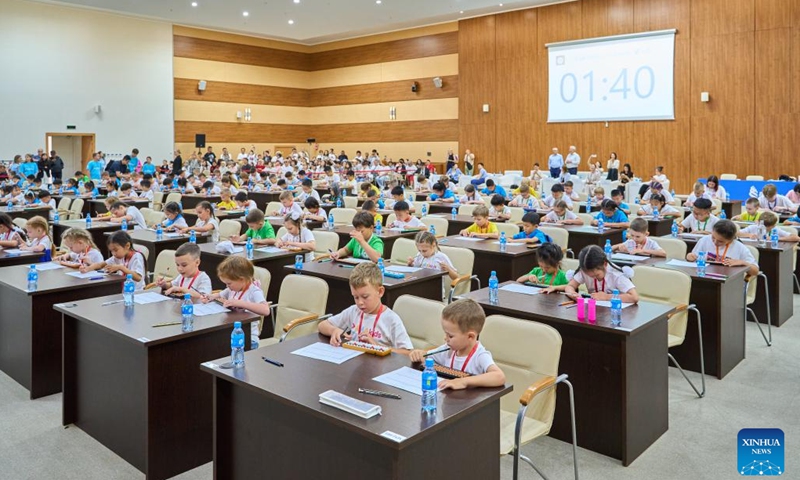 Chinese and Russian pupils participate in an abacus competition in Vladivostok, Russia, July 19, 2025. The Pacific Cup 2025 International Mental Arithmetic Olympiad was held Saturday in Russia's Far Eastern city of Vladivostok. The competition, organized by Russia's Eastern Association of Mental Arithmetic, brought together 123 primary school students from Russia and China. (Photo: Xinhua)