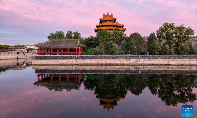 This photo taken by cell phone on July 20, 2025 shows a turret of the Palace Museum in evening glow in Beijing, capital of China. (Photo:Xinhua)