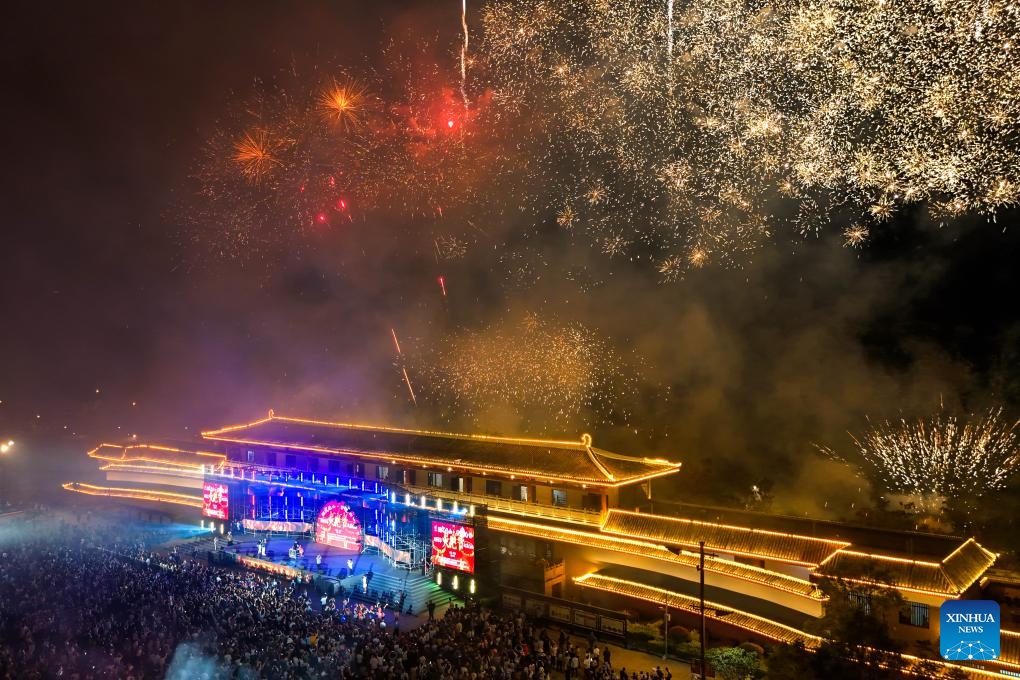An aerial drone photo taken on July 19, 2025 shows a fireworks show at a torch festival in Weishan Yi and Hui Autonomous County, Dali Bai Autonomous Prefecture, southwest China's Yunnan Province. A torch festival kicked off here on Saturday. (Photo: Xinhua)