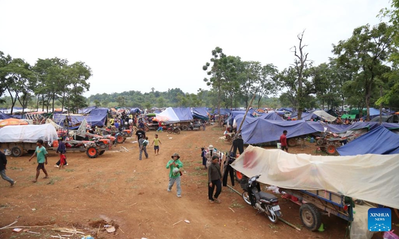 Cambodian evacuees from Cambodia-Thai border conflict gather at a refuge in Oddar Meanchey province, Cambodia on July 26, 2025. (Photo: Xinhua)