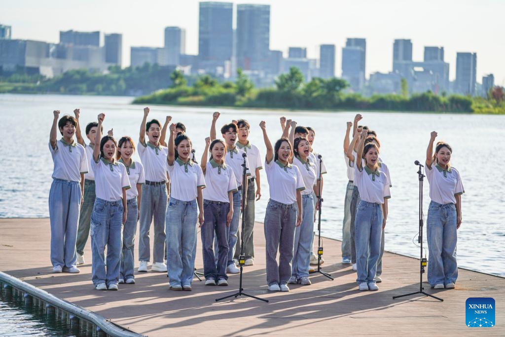 Actors sing during the World Games 2025 Torch Relay in Chengdu, southwest China's Sichuan Province, July 26, 2025. (Photo: Xinhua)