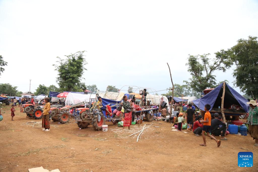 Cambodian evacuees from Cambodia-Thai border conflict gather at a refuge in Oddar Meanchey province, Cambodia on July 26, 2025. (Photo: Xinhua)