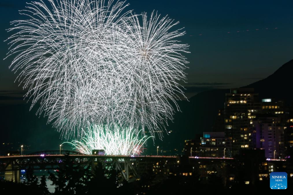 Fireworks light up the sky during the 2025 Celebration of Light at English Bay in Vancouver, British Columbia, Canada, July 26, 2025. A fireworks show presented by Team Nova Scotia illuminated the sky on Saturday, marking the final performance of the 2025 Celebration of Light. (Photo: Xinhua)