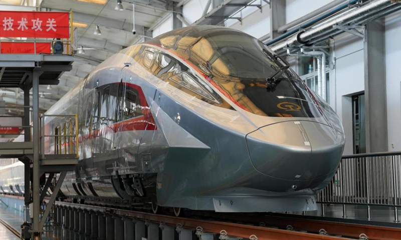 This photo shows a prototype of CR450 bullet train undergoing tests in Beijing, capital of China, Feb. 25, 2025. (Photo: Xinhua)