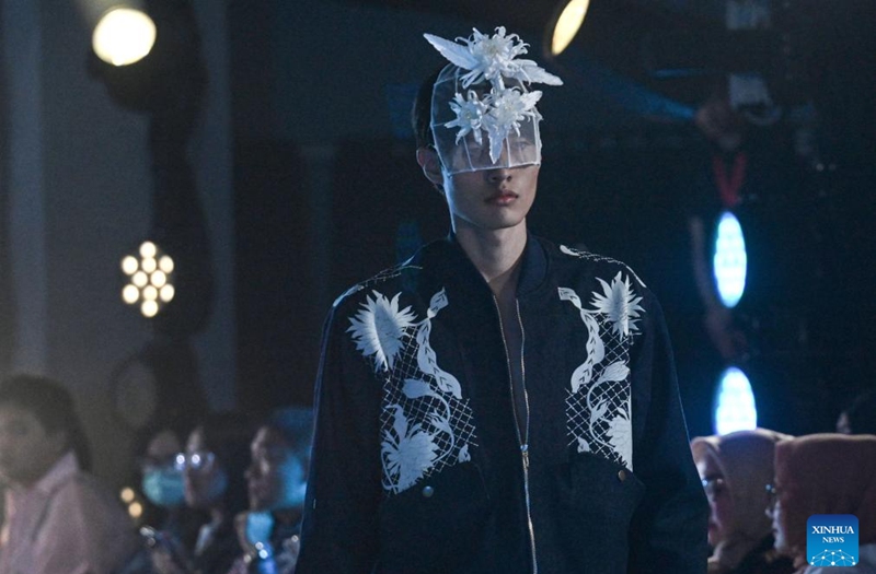 A model presents creations during the Jakarta Food And Fashion Festival (JF3) 2025 in Tangerang, Banten Province, Indonesia, Aug. 1, 2025. Photo: Xinhua