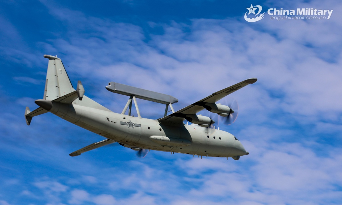 A KJ-200 airborne early warning (AEW) aircraft attached to an aviation unit under the Chinese PLA Navy flies towards the designated air space during a round-the-clock flight training exercise held recently. (eng.chinamil.com.cn/Photo by E Shizheng)