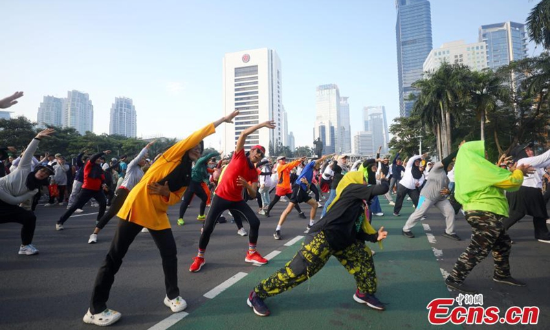 People exercise during a Car-Free Day event in Jakarta, Indonesia, Aug. 3, 2025. Photo: China News Service