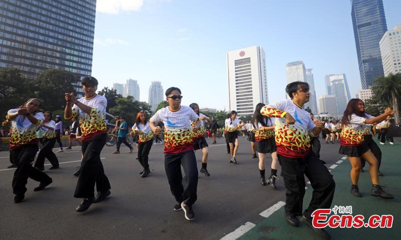 People exercise during a Car-Free Day event in Jakarta, Indonesia, Aug. 3, 2025. Photo: China News Service