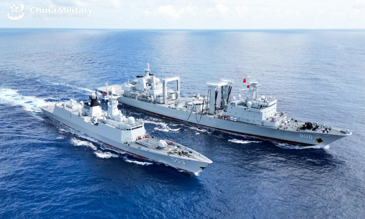 The guided-missile frigate Dali (Hull 553) attached to a flotilla with the navy under the Chinese PLA Southern Theater Command practices replenishment-at-sea with the comprehensive supply ship Honghu (Hull 906) during a maritime emergency supply training exercise in late July, 2025. (eng.chinamil.com.cn/Photo by Lyu Ge)