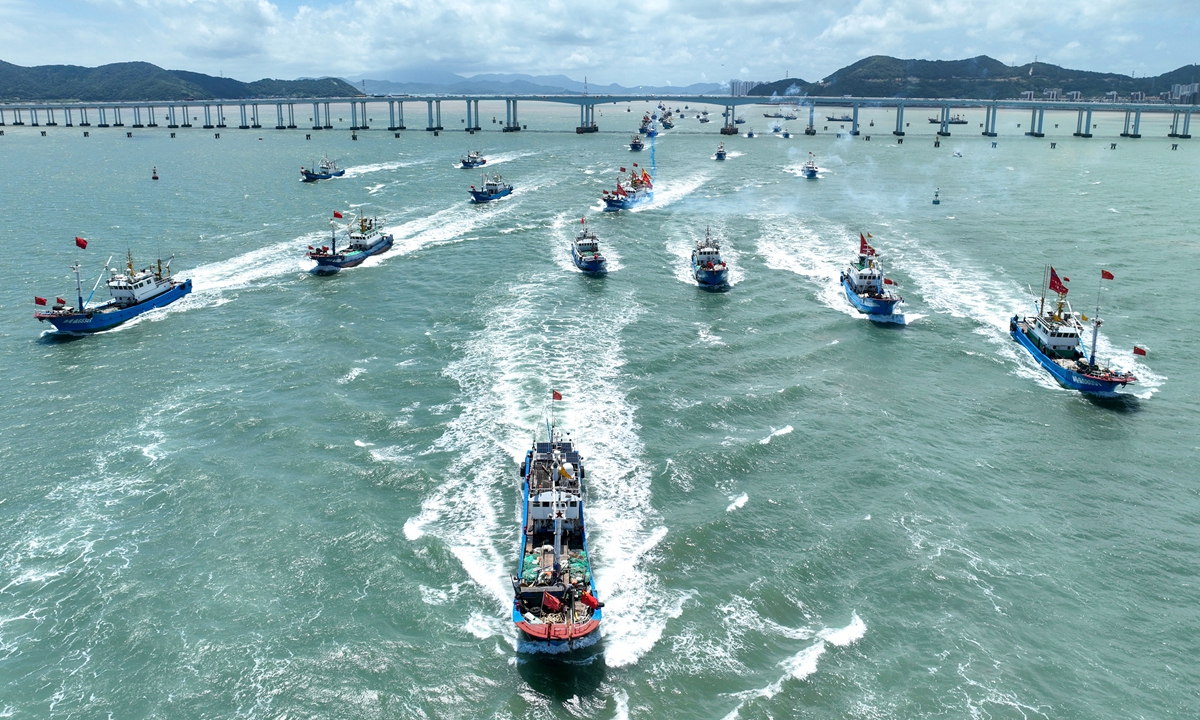 A large number of fishing boats set sail in Zhoushan, East China's Zhejiang Province, on August 5, 2025, heading for the East China Sea fishing grounds. Photo: cnsphoto