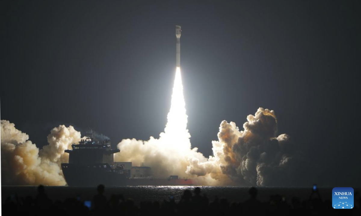 A Smart Dragon-3 (SD-3) rocket carrying the Geely-04 constellation of satellites lifts off from sea near the city of Rizhao, in east China's Shandong Province, Aug. 9, 2025. (Photo by Guo Jinqi/Xinhua)
