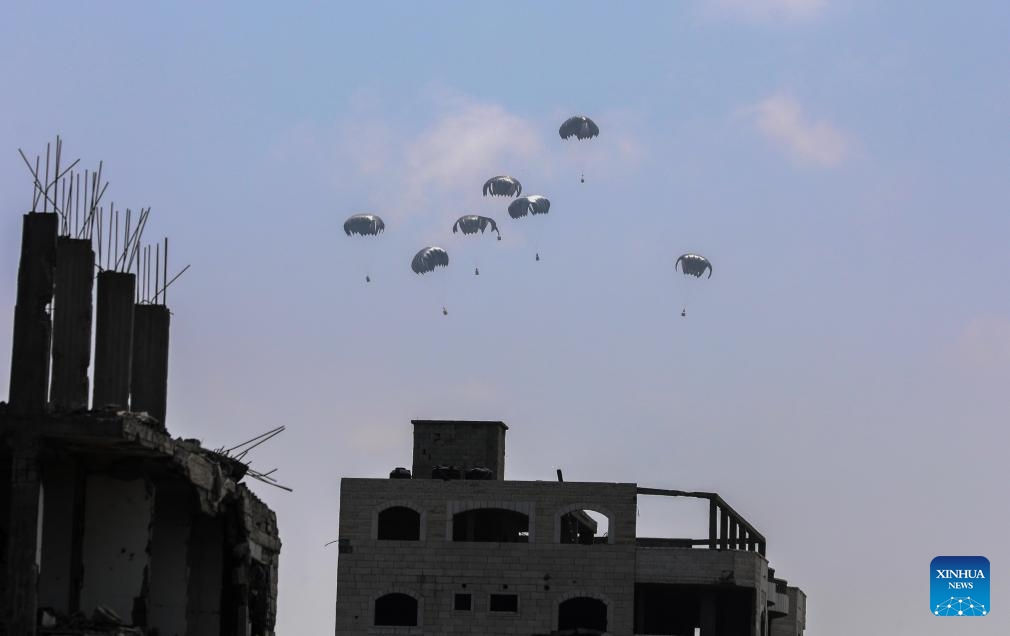 Humanitarian aid is airdropped over the Gaza City, on Aug. 8, 2025. (Photo by Rizek Abdeljawad/Xinhua)