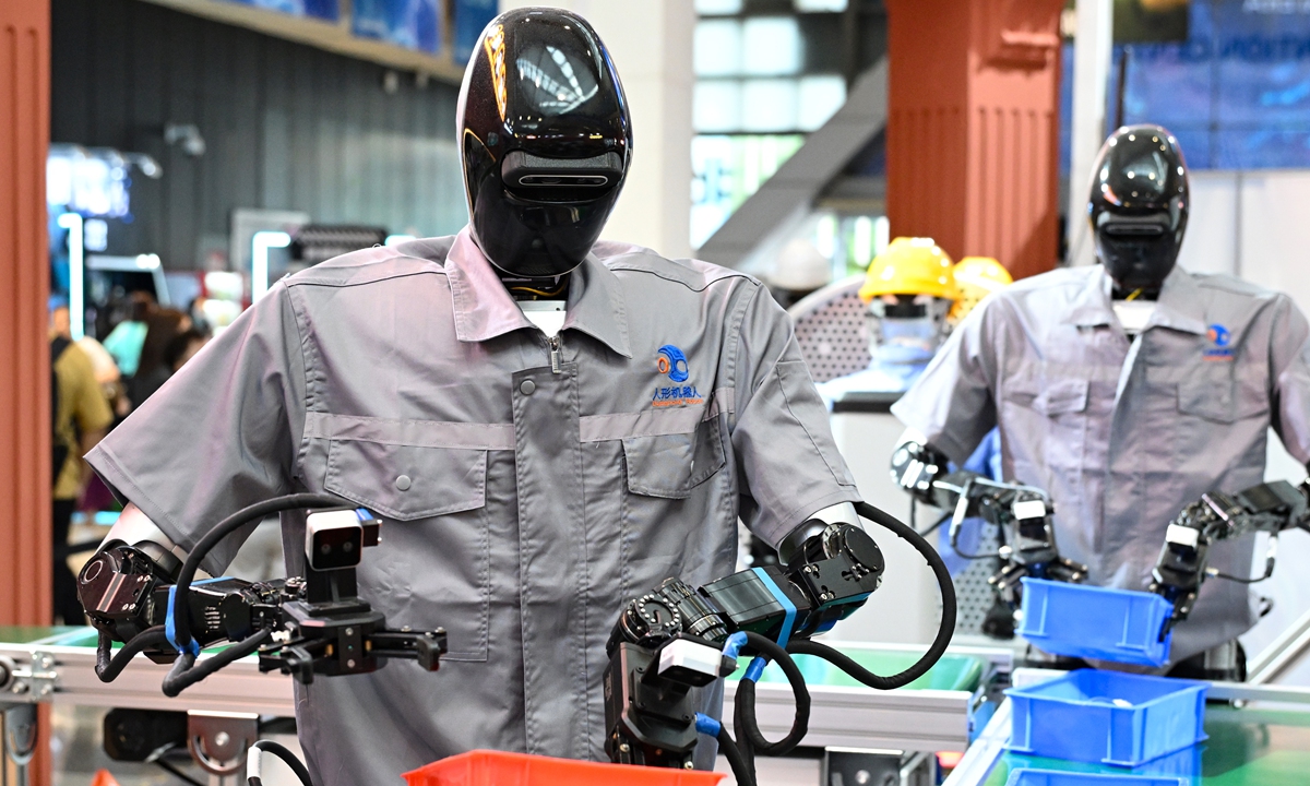 Value of China's logistics sector surpasses 293 trillion yuan in Jan–Oct period: federation