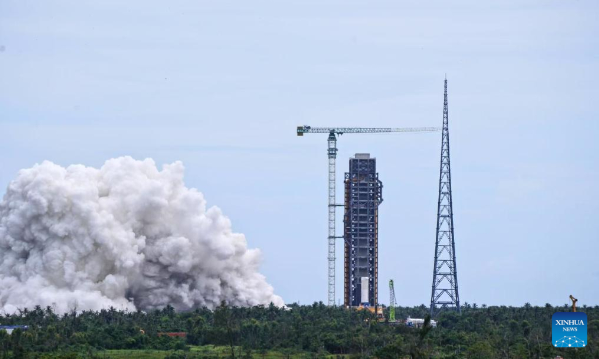 This photo taken on Aug. 15, 2025 shows the static fire test of China's Long March-10 carrier rocket at the Wenchang Spacecraft Launch Site in south China's Hainan Province. China's Long March-10 carrier rocket, the country's new-generation manned launch vehicle, has successfully completed the first static fire test here on Friday, the China Manned Space Agency has announced. (Xinhua/Zhang Bin)