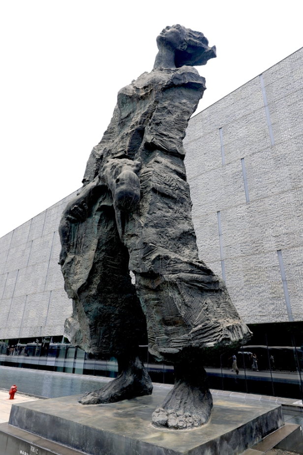 A sculpture depicting a victim of the Nanjing Massacre, located at the Memorial Hall of the Victims in Nanjing Massacre by Japanese Invaders in Nanjing, Jiangsu Province Photo: VCG