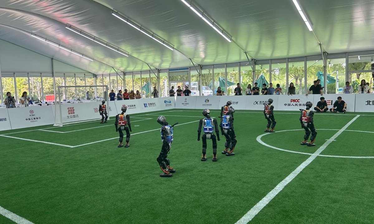 Robot players compete at the National Speed Skating Oval in Beijing on August 13, 2025. Photo: Chen Zishuai/GT