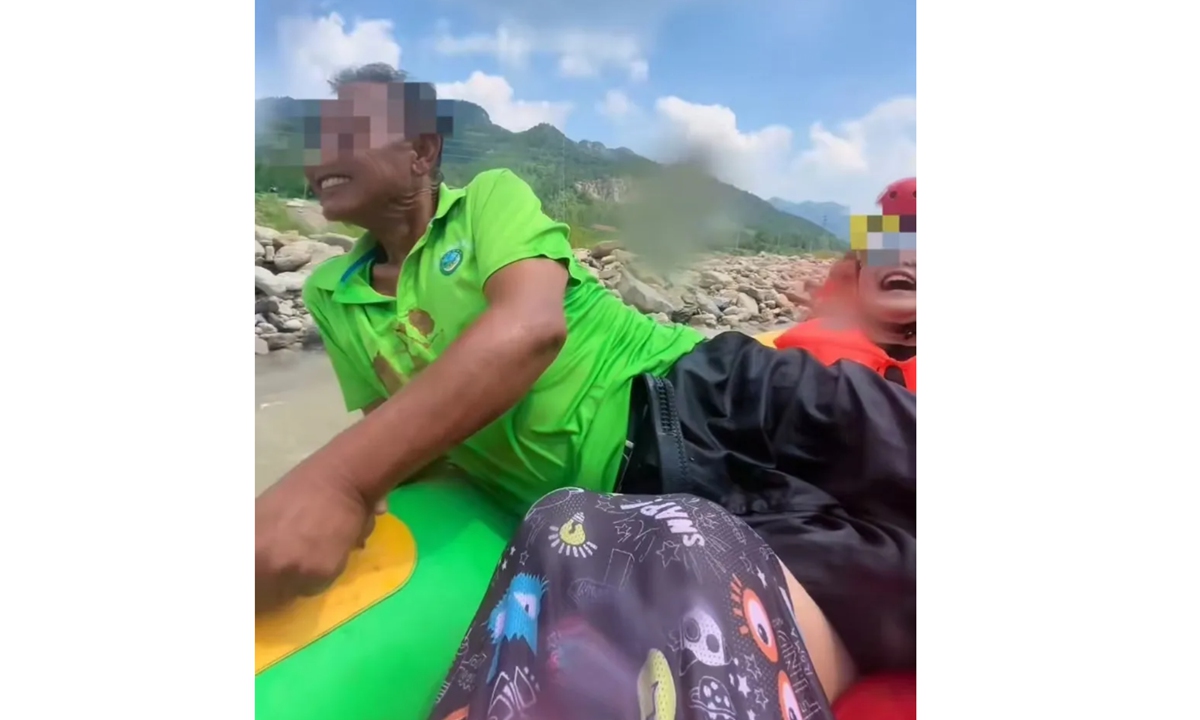 A tourist in Weifang, East China's Shandong Province, 