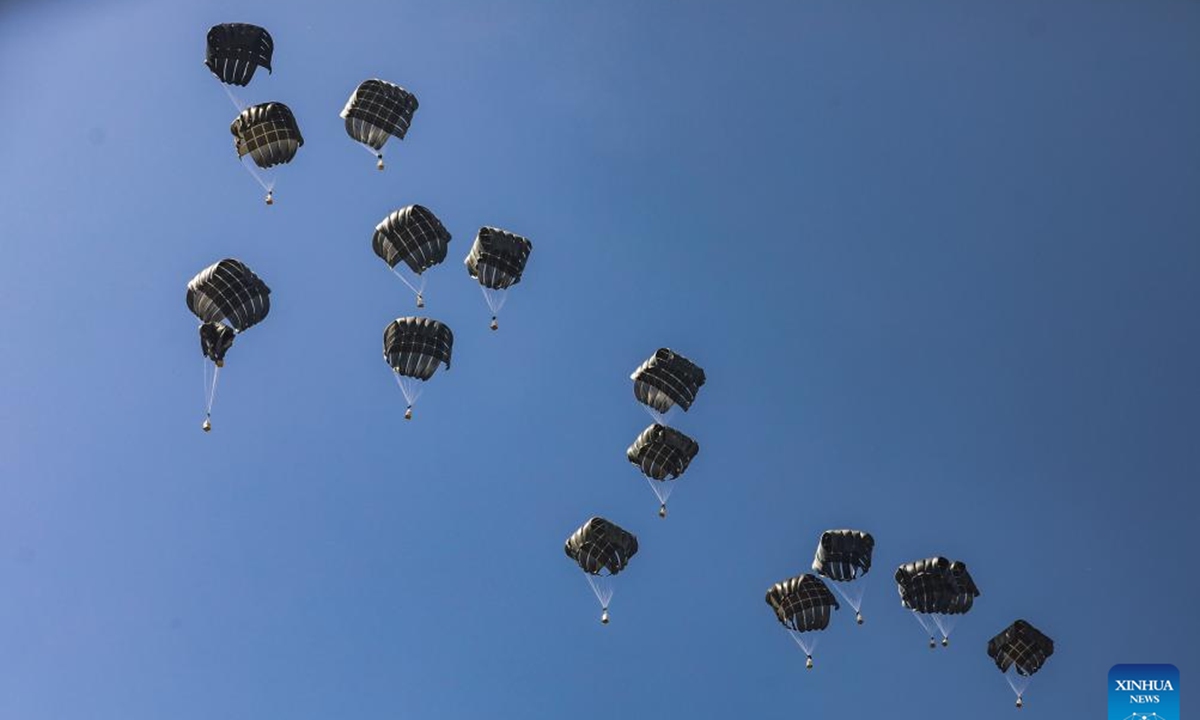 This photo shows an airdrop of food aid to the Sudanese area in northwest of Gaza City, on Aug. 15, 2025. (Photo by Rizek Abdeljawad/Xinhua)