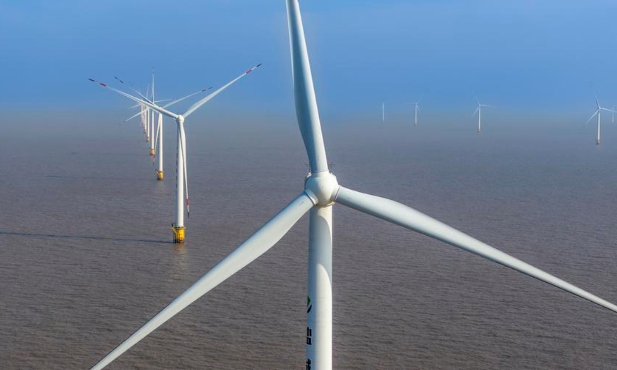 An aerial drone photo taken on Jan. 11, 2025 shows an offshore wind farm near the coast of Yancheng, east China's Jiangsu Province. (Photo by Wang Yan/Xinhua)