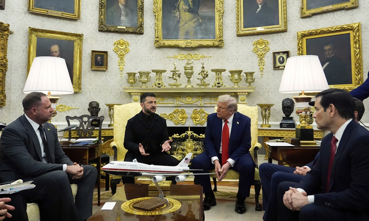 US President Donald Trump meets with Ukraine's President Volodymyr Zelenskyy in the Oval Office of the White House, Monday, Aug. 18, 2025, in Washington. Photo: VCG