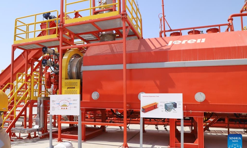 This photo taken on Aug. 20, 2025 shows a scene of an oil lake crude recovery project led by China's Jereh Group in Ahmadi Governorate, Kuwait. Kuwait has kicked off a major environmental cleanup effort as the first unit of an oil lake crude recovery project led by Jereh completed its trial run Wednesday. (Xinhua/Yin Ke)