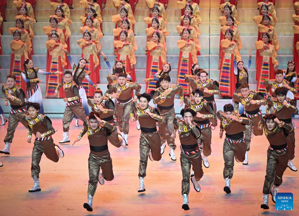 A gala entitled Joyful Songs of the Snowy Plateau Region is held to mark the 60th founding anniversary of Xizang Autonomous Region, in regional capital Lhasa, Aug. 20, 2025. (Xinhua/Li Xiang)