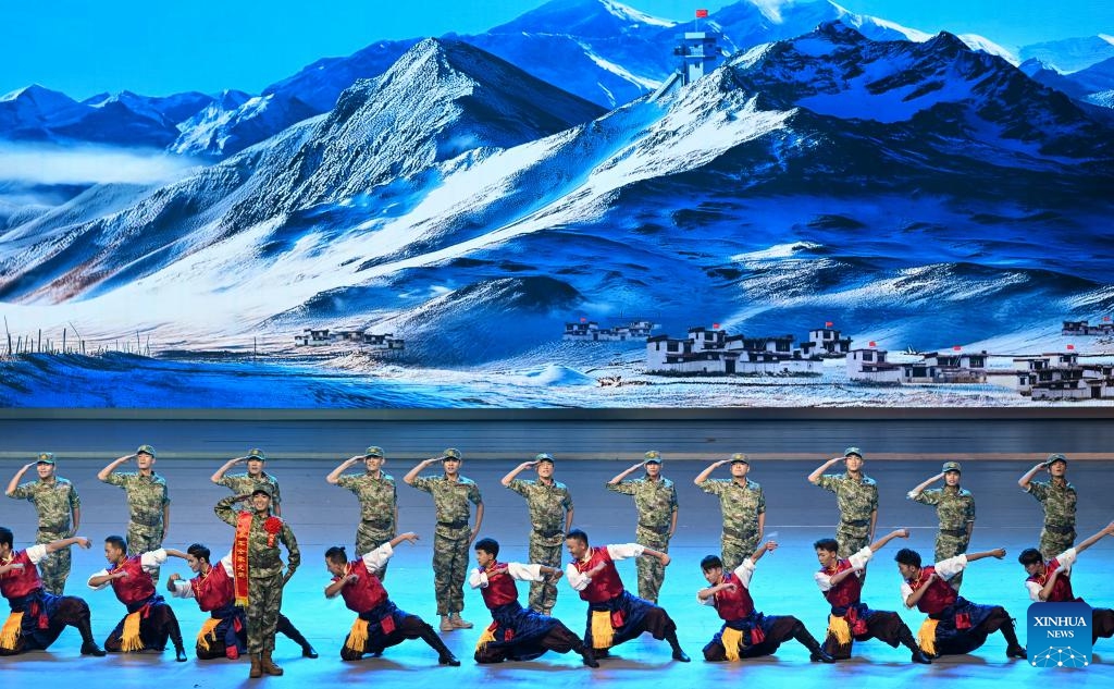 A gala entitled Joyful Songs of the Snowy Plateau Region is held to mark the 60th founding anniversary of Xizang Autonomous Region, in regional capital Lhasa, Aug. 20, 2025. (Xinhua/Li Xiang)