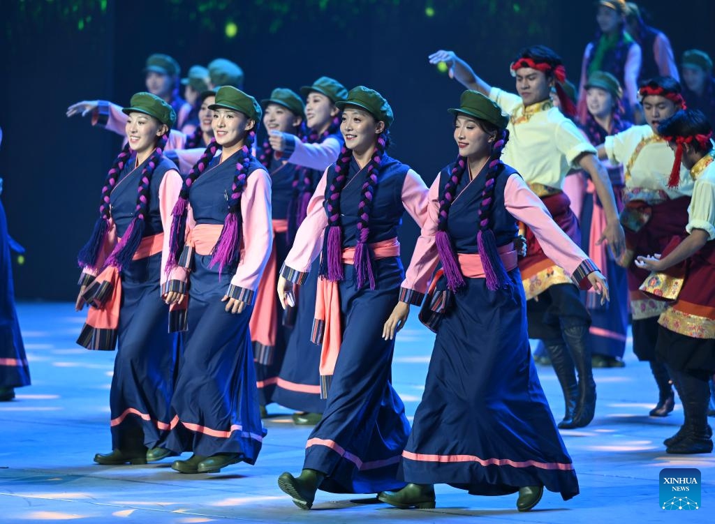 A gala entitled Joyful Songs of the Snowy Plateau Region is held to mark the 60th founding anniversary of Xizang Autonomous Region, in regional capital Lhasa, Aug. 20, 2025. (Xinhua/Xie Huanchi)



