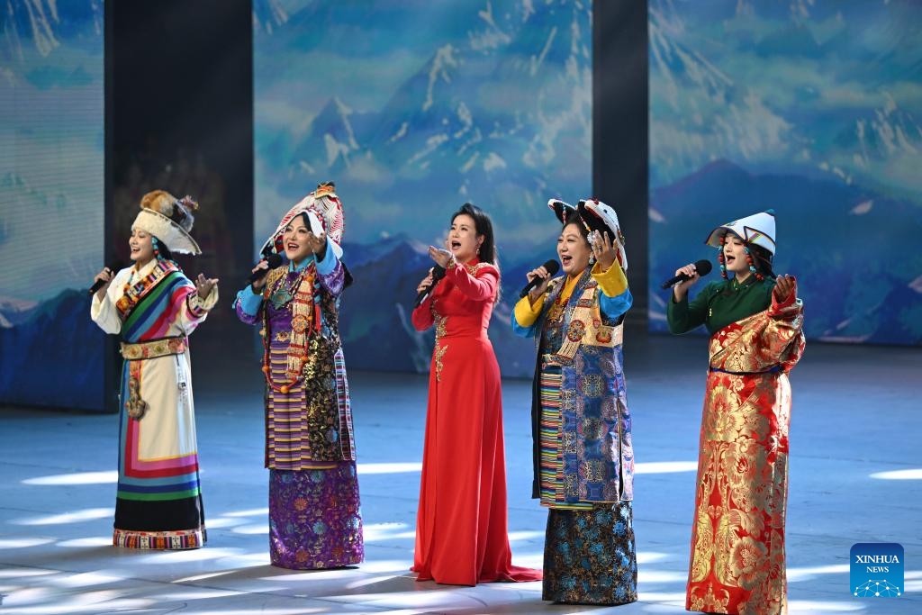 A gala entitled Joyful Songs of the Snowy Plateau Region is held to mark the 60th founding anniversary of Xizang Autonomous Region, in regional capital Lhasa, Aug. 20, 2025. (Xinhua/Xie Huanchi)

