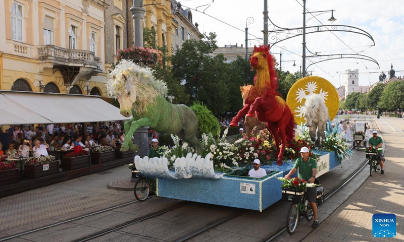 A flower-decorated float is seen at a parade during the Debrecen Flower Carnival to celebrate the National Day in Debrecen, Hungary, Aug. 20, 2025. Photo: Xinhua