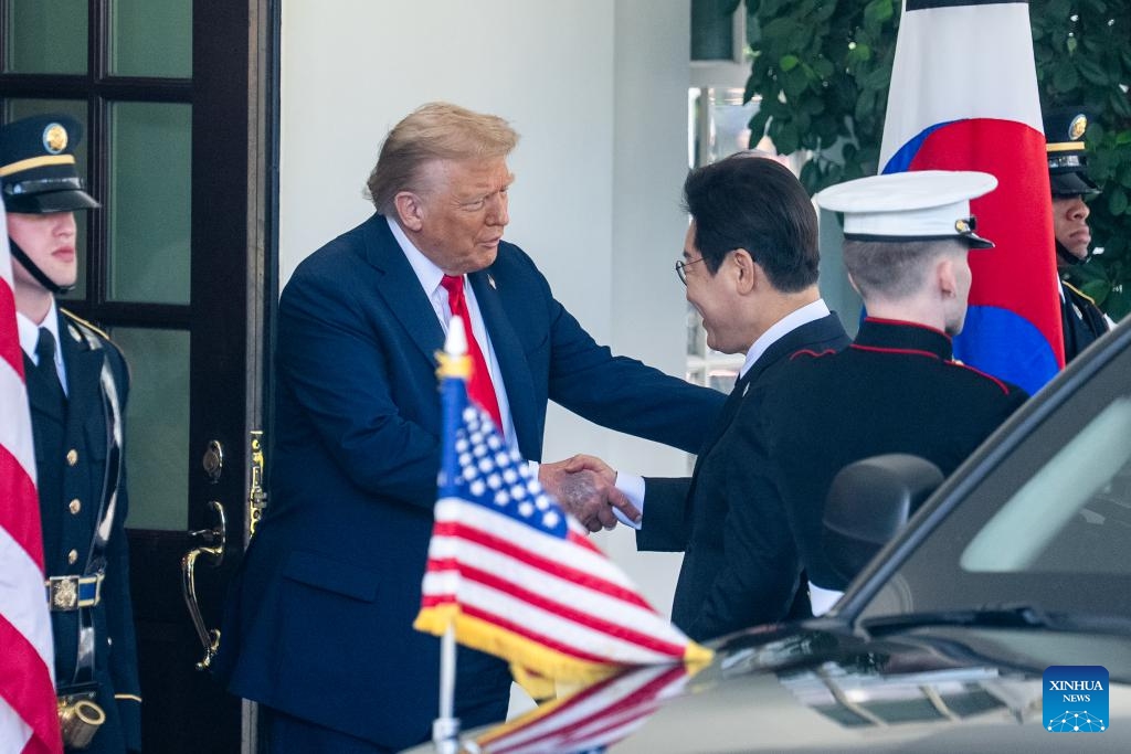 U.S. President Donald Trump (2nd L) welcomes visiting South Korean President Lee Jae-myung (3rd L) at the White House in Washington, D.C., the United States, on Aug. 25, 2025. (Xinhua/Hu Yousong)