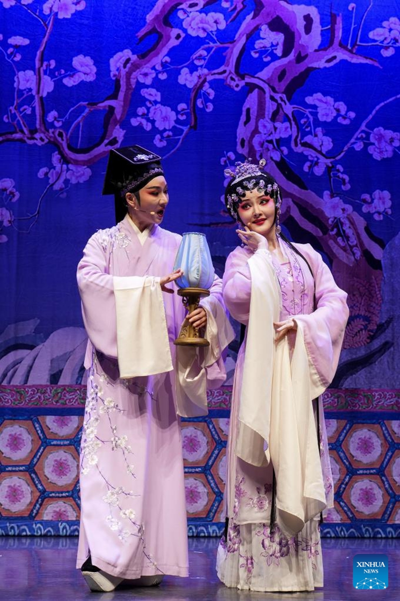 Artists of the Xiaobaihua Yue Opera Troupe from east China's Zhejiang Province perform an excerpt from The Peony Pavilion at Shaw Theatre in London, Britain, on Aug. 21, 2025. Photo: Xinhua