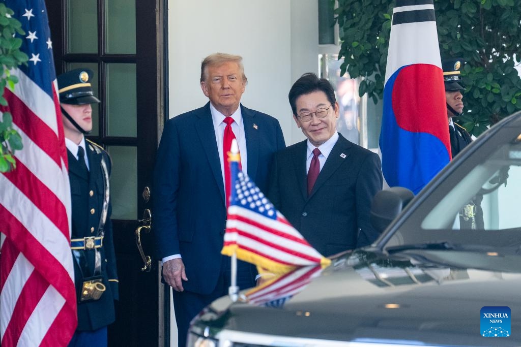 U.S. President Donald Trump (2nd L) welcomes visiting South Korean President Lee Jae-myung (2nd R) at the White House in Washington, D.C., the United States, on Aug. 25, 2025. (Xinhua/Hu Yousong)