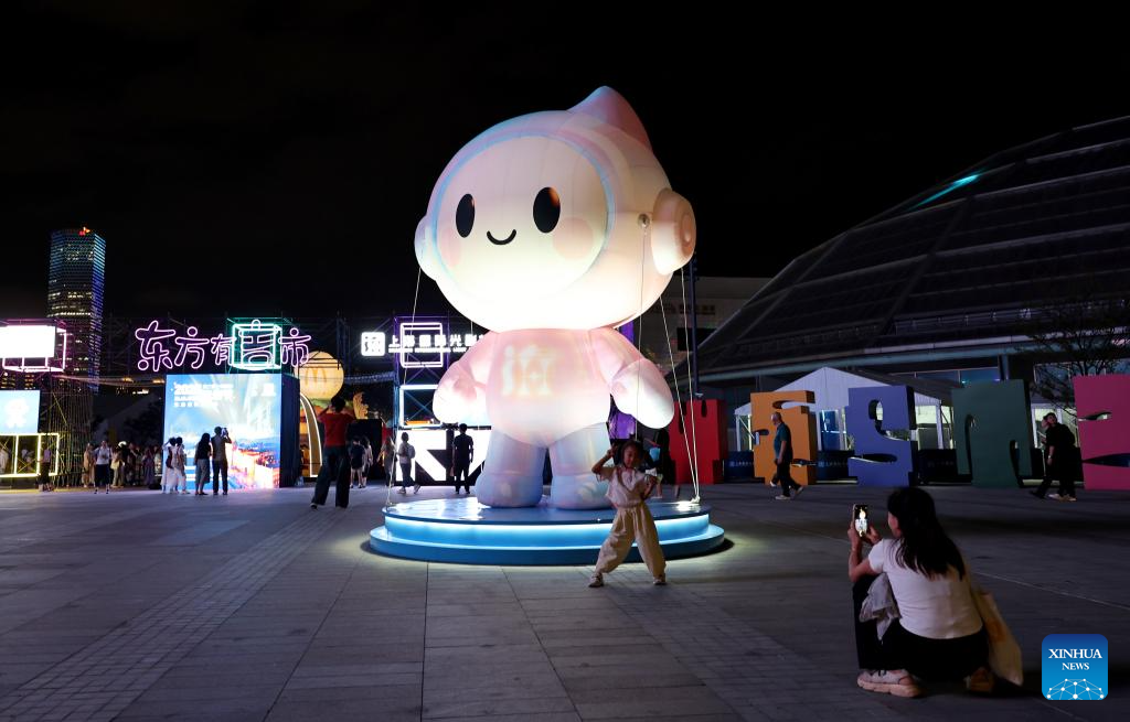 This photo taken on Sept. 19, 2025 shows the mascot Xiaolingguang-shaped light decoration of the 2nd Shining Shanghai festival in Shanghai, east China. The opening ceremony of the festival was held here on Friday. The one-month festival with one main venue and 16 sub-venues features 177 theme activities of shining feast. (Xinhua/Fang Zhe)