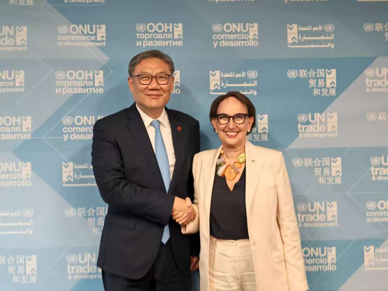 China's Commerce Minister Wang Wentao meets UN Trade and Development (UNCTAD) Secretary-General Rebeca Grynspan in New York on September 24, 2025. Photo: MOFCOM 