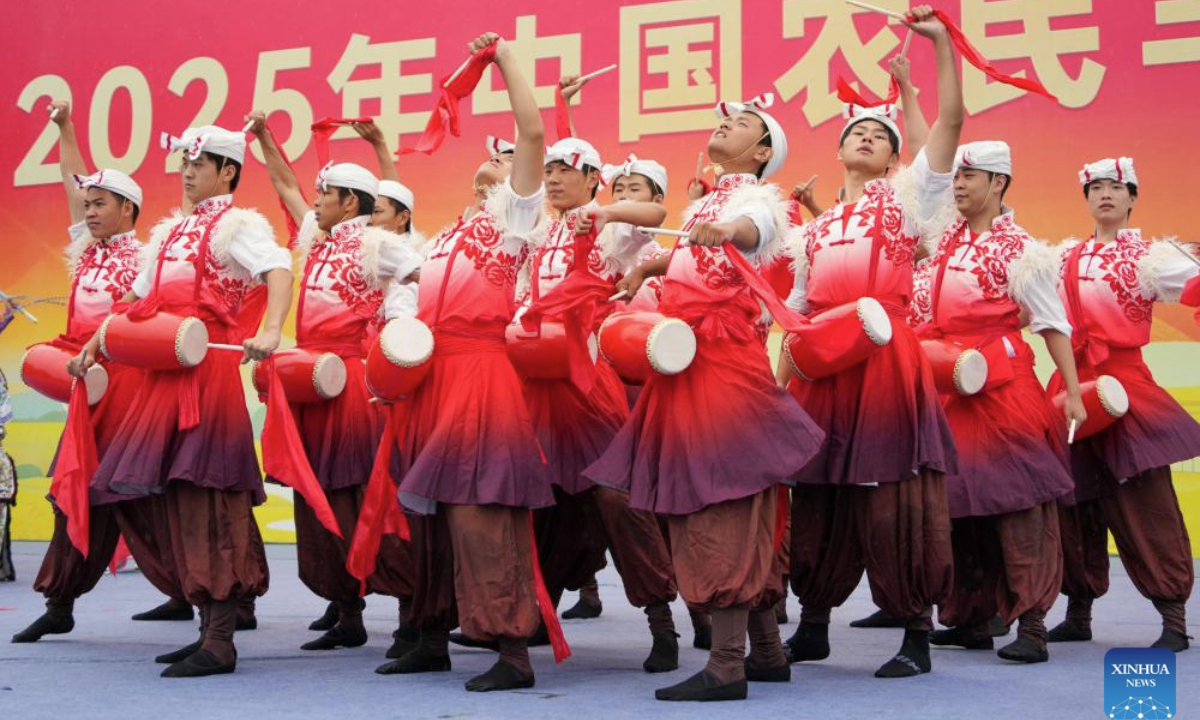 Actors perform during an event celebrating the eighth Chinese farmers' harvest festival in Zhaoyuan City, east China's Shandong Province, Sept. 23, 2025. The Chinese farmers' harvest festival is the first national festival created specifically for the country's farmers. Starting in 2018, the festival coincides with the Autumnal Equinox each year, which is one of the 24 solar terms of the Chinese lunisolar calendar and usually falls between Sept. 22 and 24 during the country's agricultural harvest season. (Xinhua/Xu Suhui)