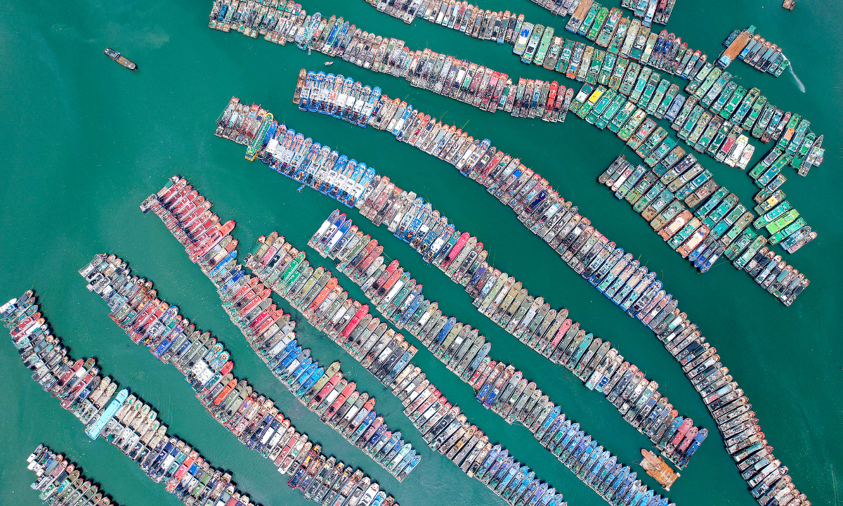 Fishing boats anchor at a fishing port in Zhapo, Yangjiang, Guangdong, to take shelter from Typhoon Ragasa on September 23, 2025. The year’s 18th typhoon, classified as a super typhoon, is expected to make landfall along the coastal areas between Zhuhai and Zhanjiang in Guangdong from midday to evening on September 24. Photo: VCG